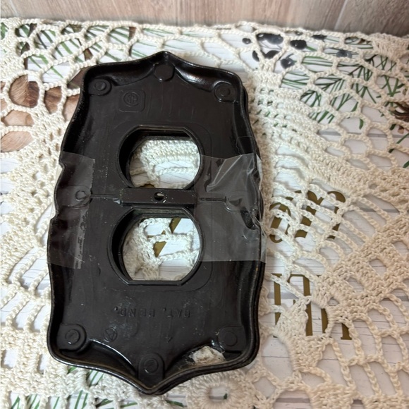 Vintage Set of 2 Amerock Heritage Metal Outlet Cover Plates Retro - Picture 5 of 5